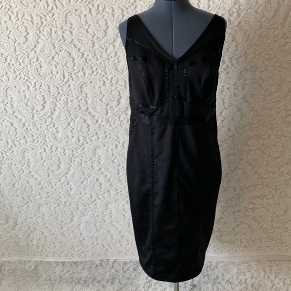 ❌SOLD❌TORRID BLACK SCUBA KNIT & MESH BODYCON DRESS - Picture 4 of 14